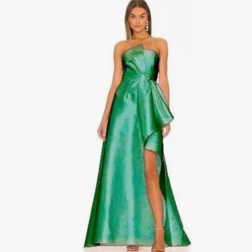 Elliatt | Protea Gown | Emerald Green